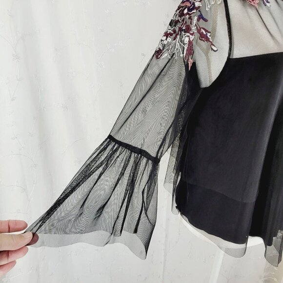 Willow & Clay Mesh Floral Embroidered Yoke Blouse Top Black Size Small - Picture 7 of 14